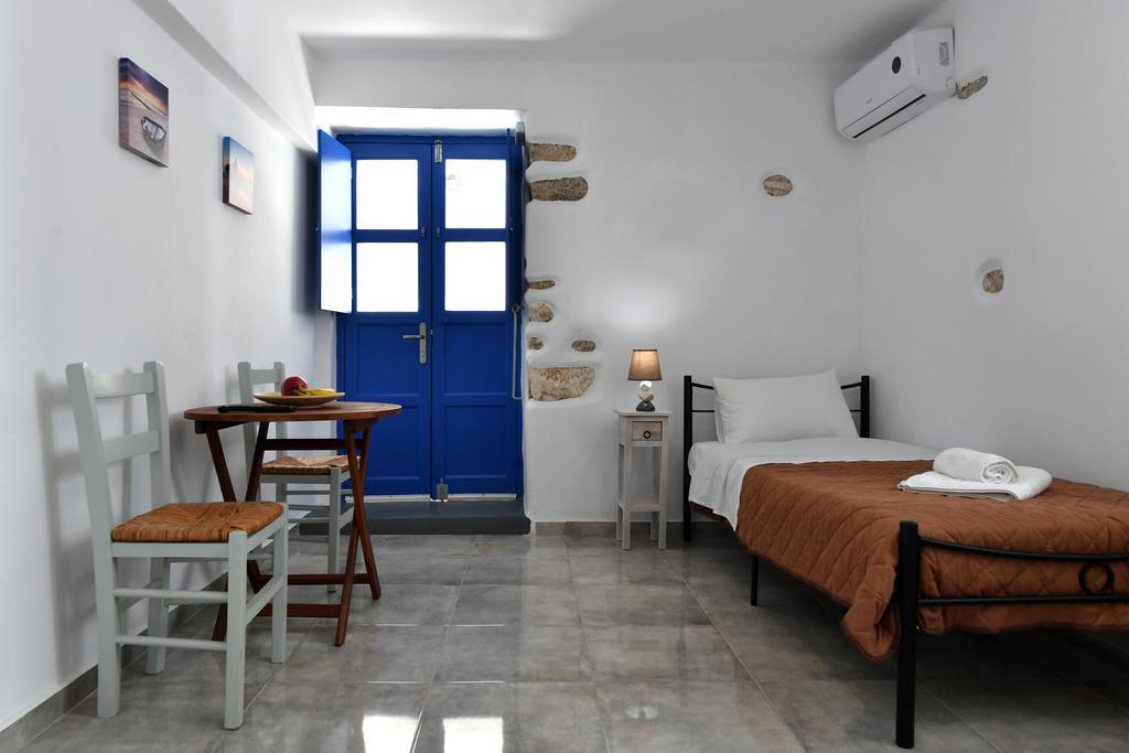 Villa Andriana Paros | Traditional Cycladic Apartments | Parikia Paros | https://villaandrianaparos.gr | +30.6909.885944